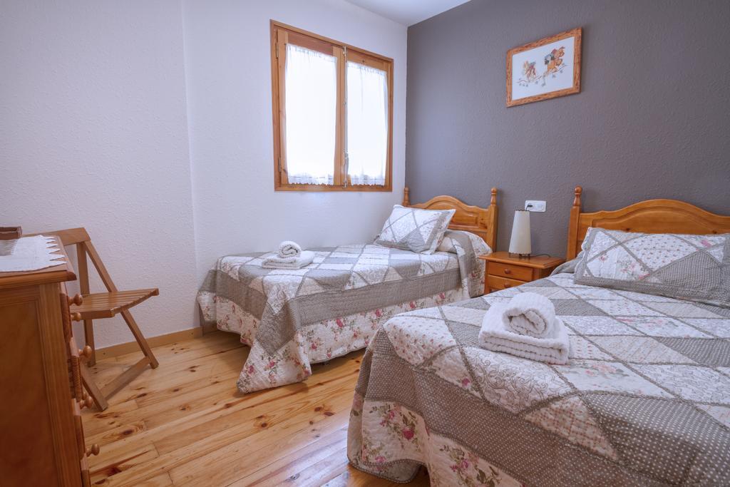 La Ginesta 2, Apartaments De Muntanya Estación Rum bild