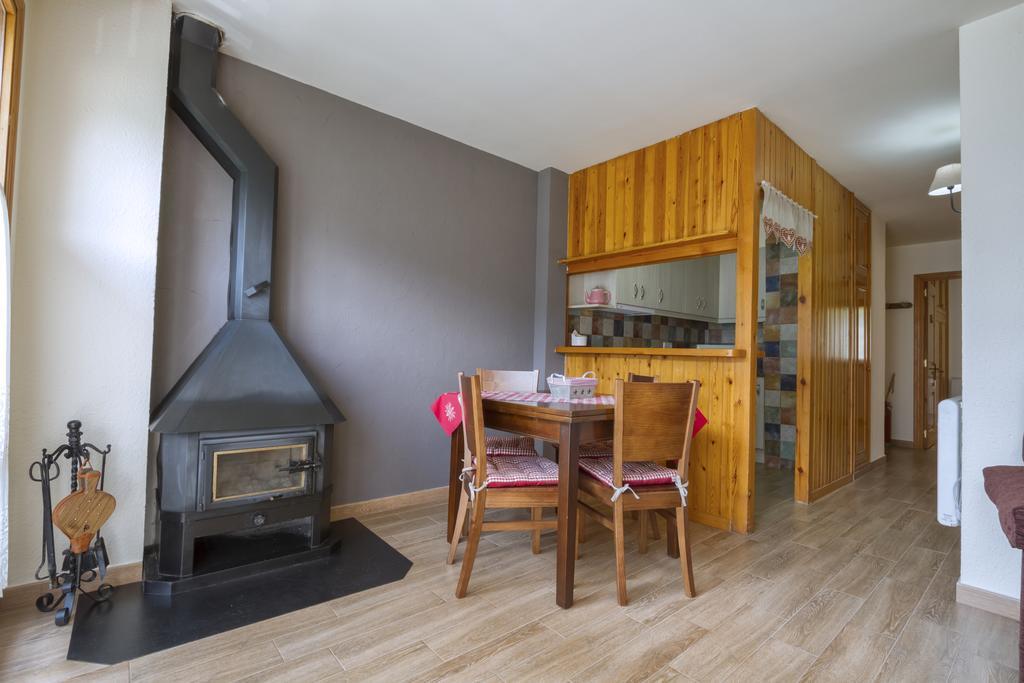 La Ginesta 2, Apartaments De Muntanya Estación Rum bild