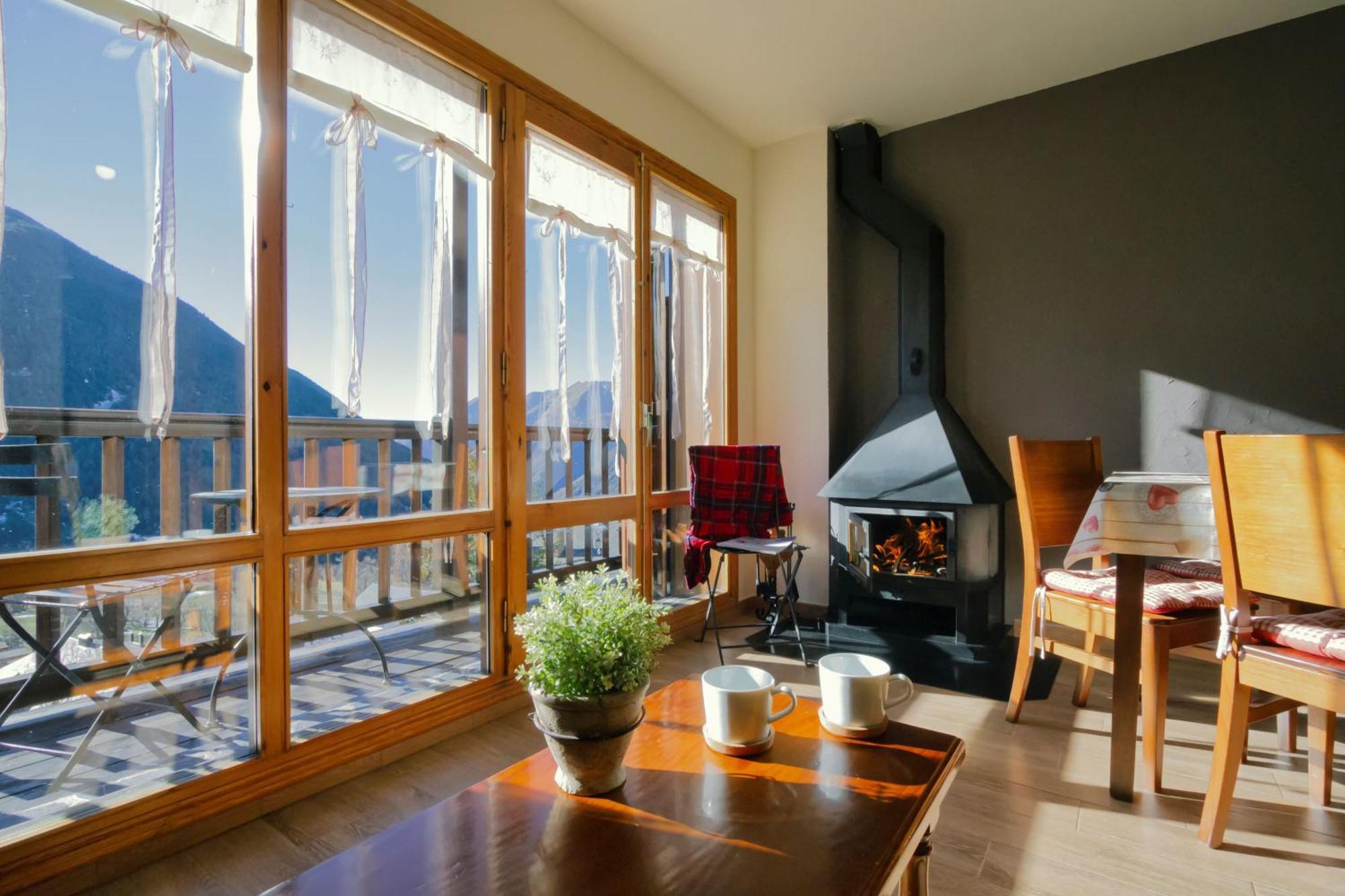 La Ginesta 2, Apartaments De Muntanya Estación Exteriör bild