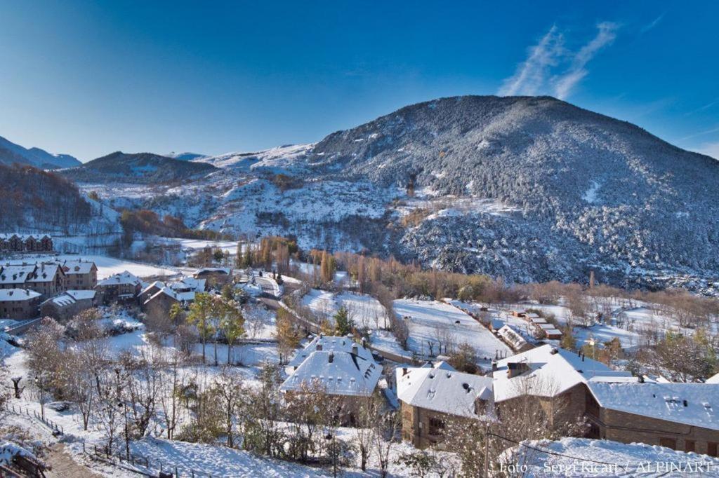 La Ginesta 2, Apartaments De Muntanya Estación Exteriör bild